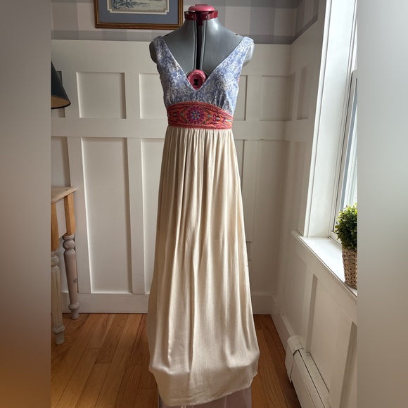 Flying Tomato Dresses & Skirts - Flying Tomato Embroidered Cream and Blue Maxi Dress Size XS